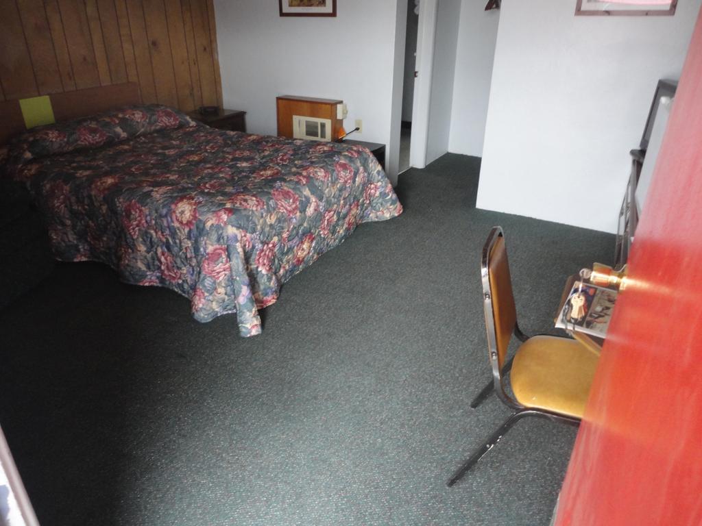 Empire Motel Saint Francis Ruang foto