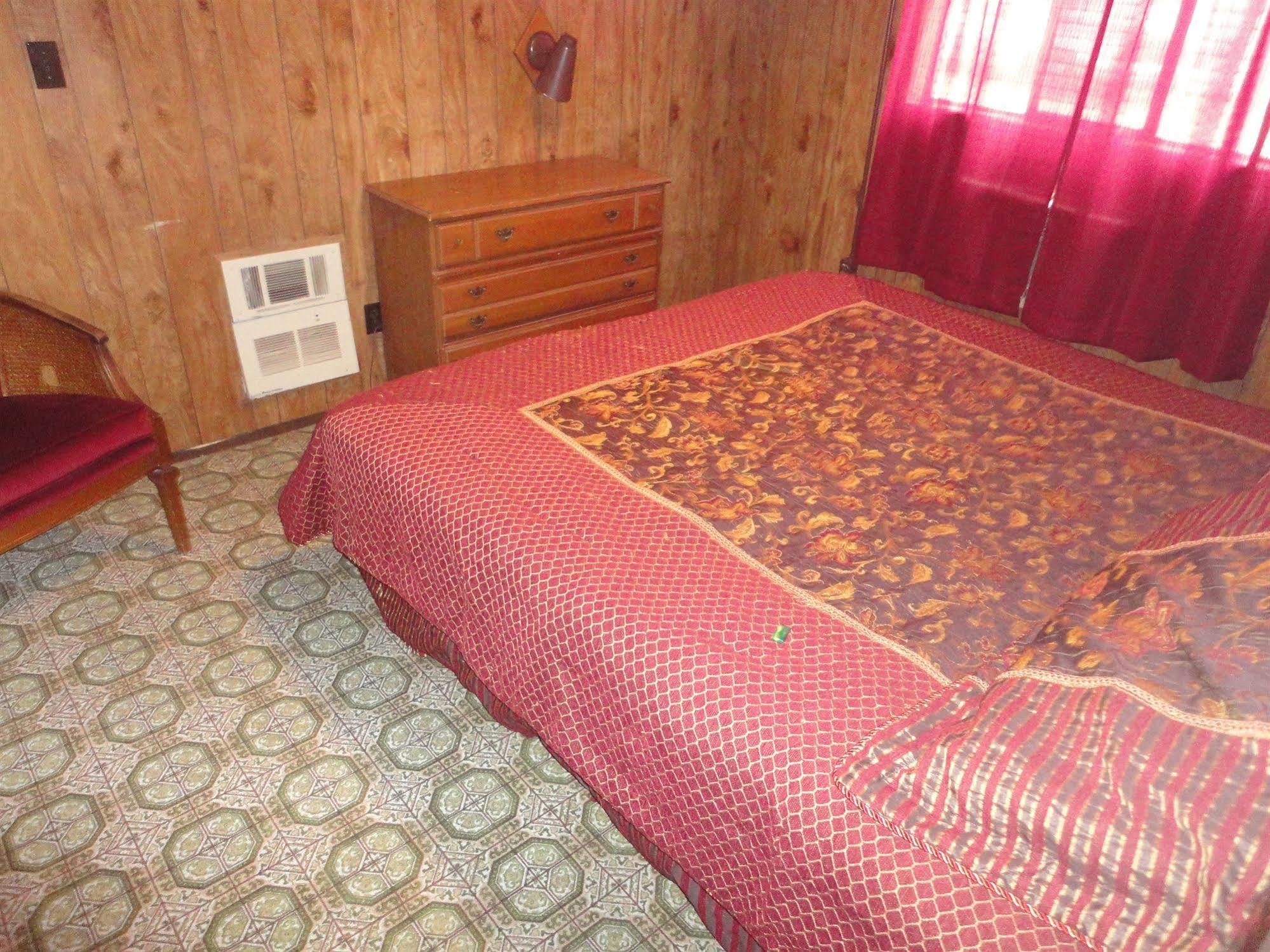 Empire Motel Saint Francis Bagian luar foto