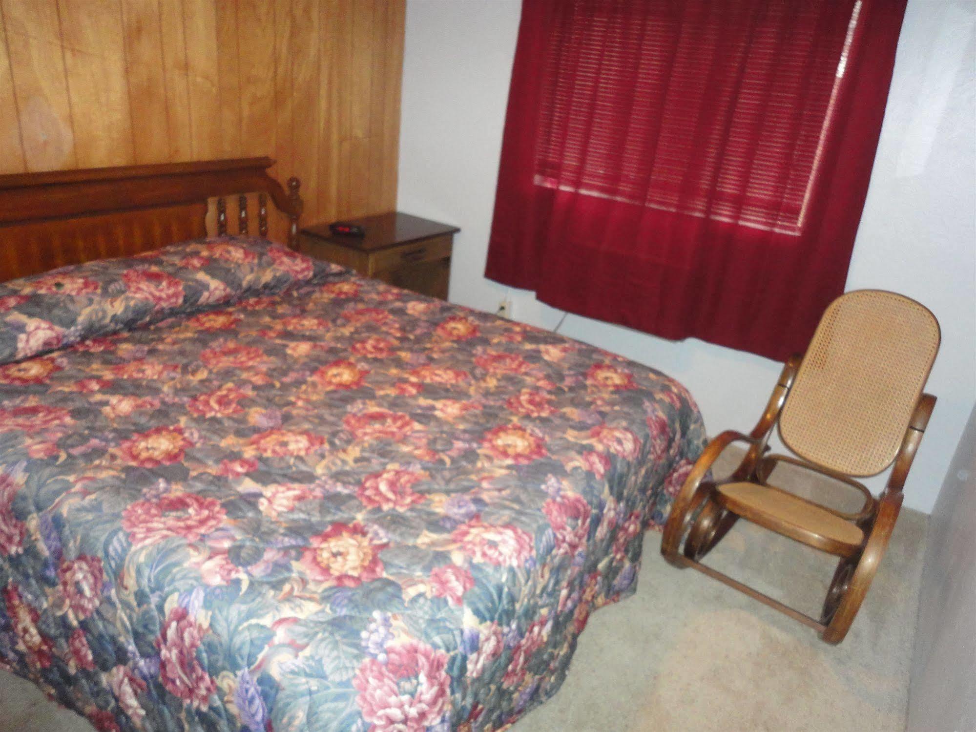 Empire Motel Saint Francis Bagian luar foto