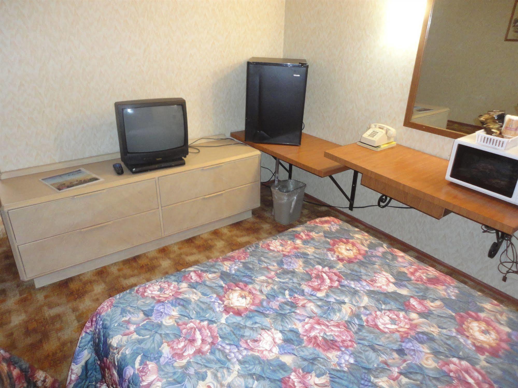 Empire Motel Saint Francis Bagian luar foto